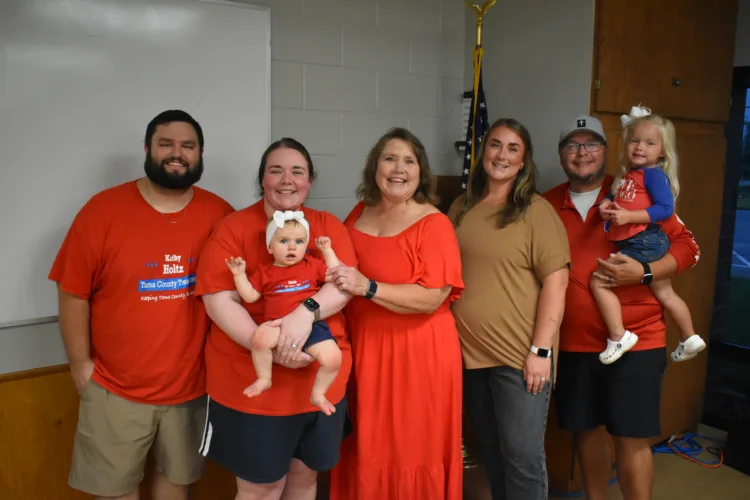 Holtz wins GOP nomination for Tama County Treasurer at convention